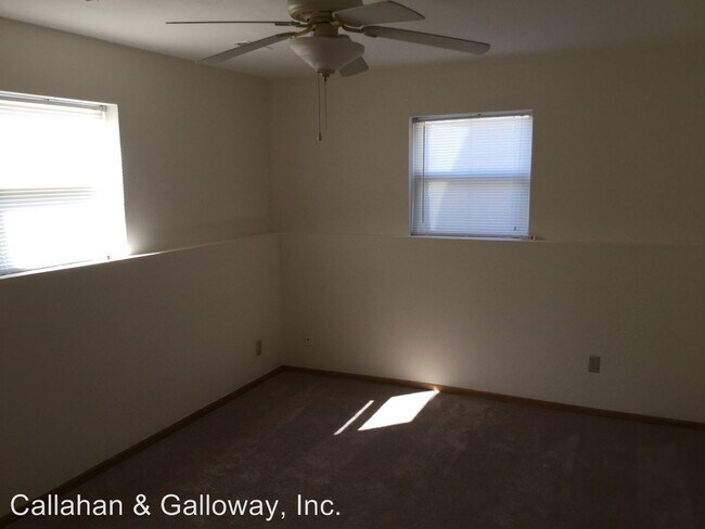 Building Photo - 3211 Elm Grove Dr