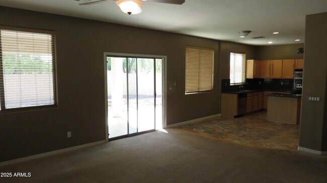 Foto del edificio - 16849 N 172nd Ave