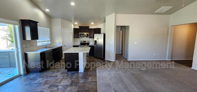 Foto del edificio - 2316 N Mountain Ash Ave