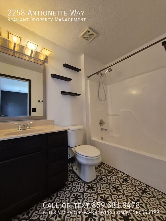 Foto del edificio - 2258 Antoinette Way