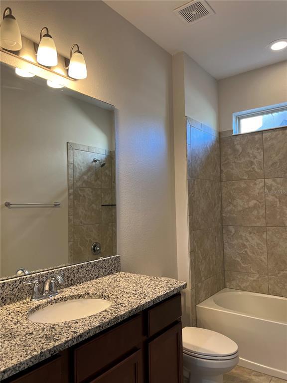 Foto del edificio - 17392 Bal Harbour Dr