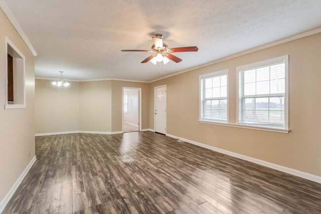 Building Photo - 173 Agin Way