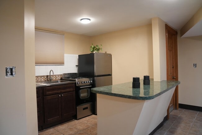 Foto del edificio - 6115 N Meade Ave