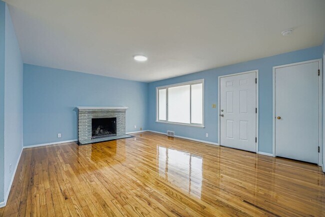 Foto del edificio - Charming, Recently Updated 3 Bed West Seat...