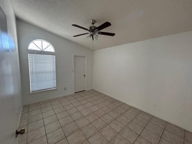 Building Photo - 306 San Gabriel St