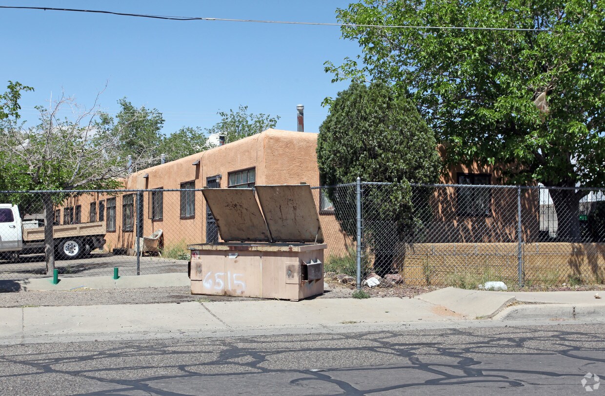 Foto del edificio - 6515 Cochiti Rd SE