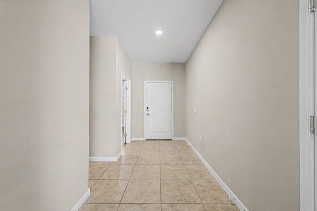 Building Photo - 30731 Monterey Cir