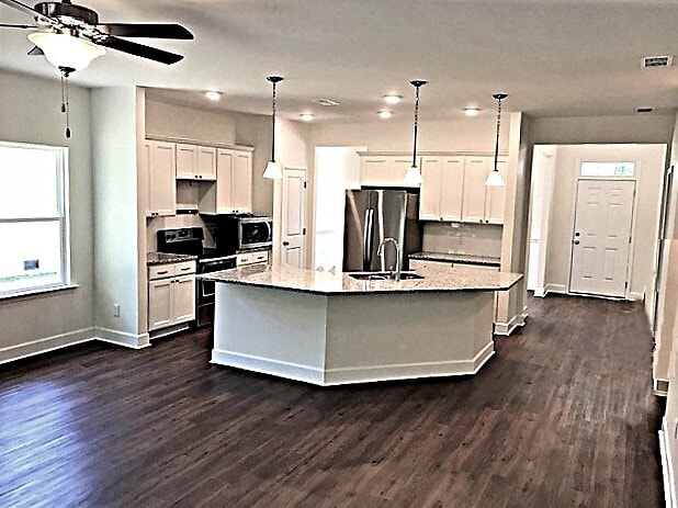 Building Photo - 8110 Golden Bamboo Dr