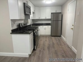 Building Photo - 19 Kenmar Dr
