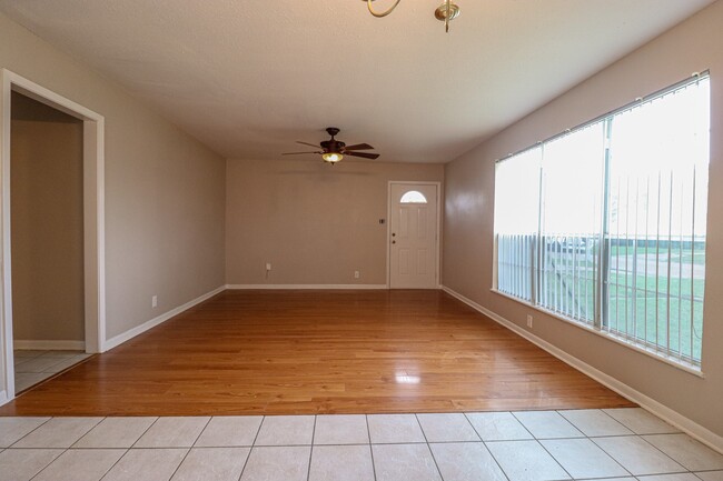 Foto del edificio - 3732 Kenwood St