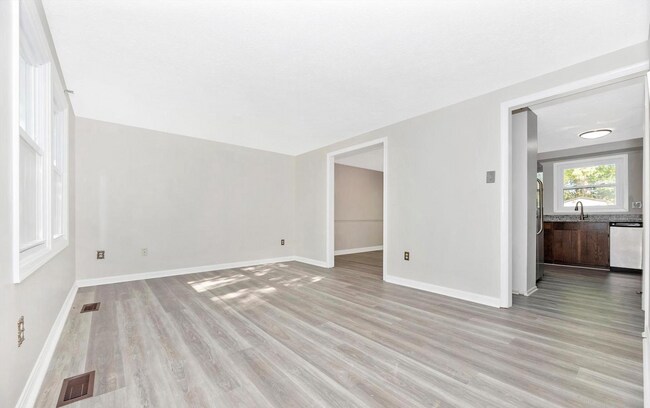 Foto del edificio - 1587 Carey Pl