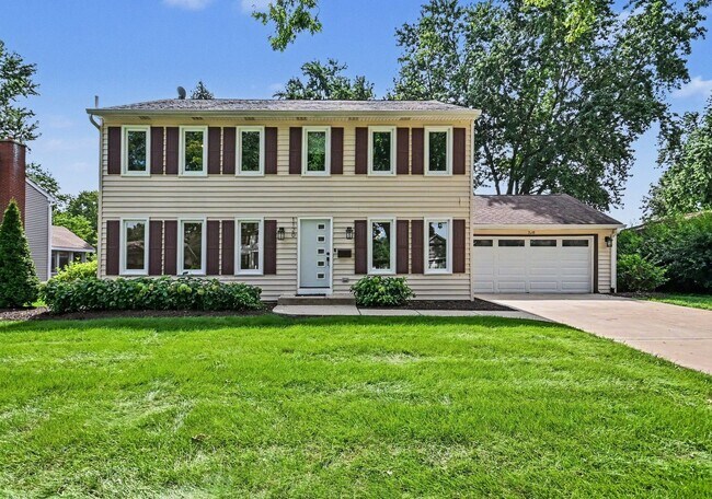 Foto del edificio - 1120 Summit Hills Ln