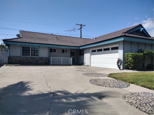 Primary Photo - 530 W Parkwood Ave