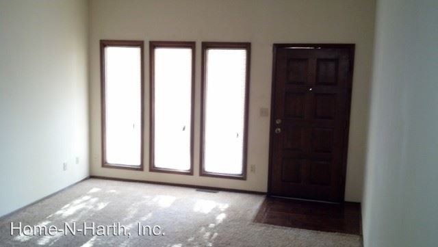 Foto del edificio - 2202-2202 S Lori Ln