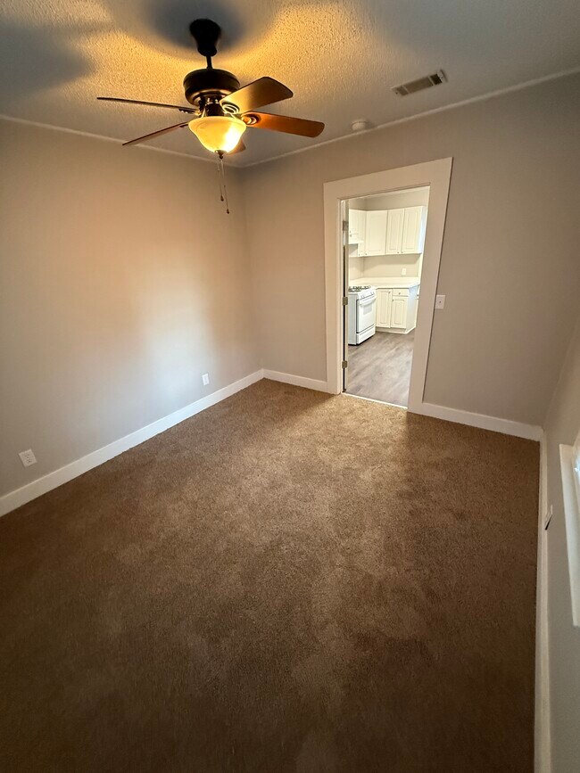 Foto del edificio - 2308 Albany St