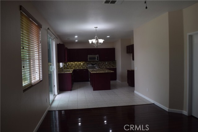 Building Photo - 132 Goldenrod Ave