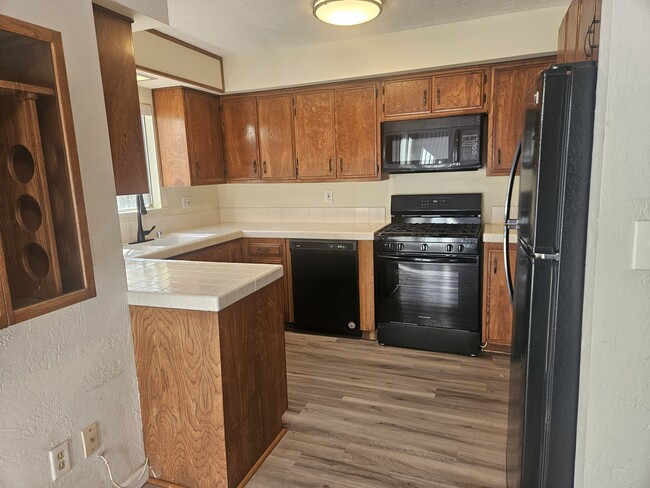 Foto del edificio - 289 Melrose Dr