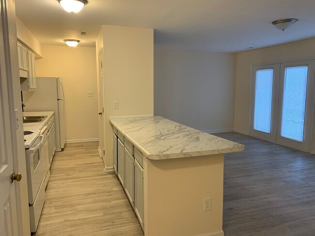 Foto del edificio - Rent Special! Half Month FREE!