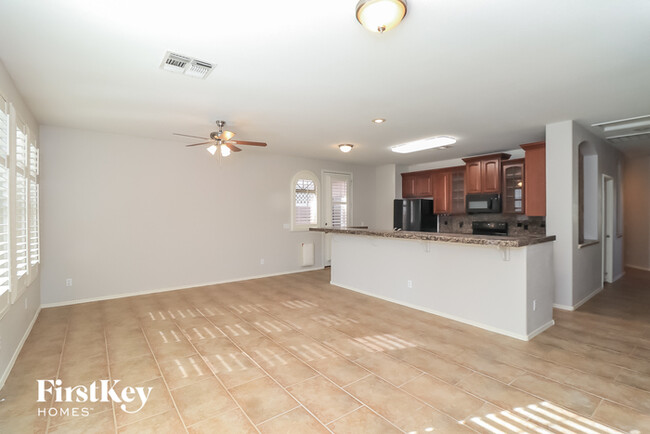 Foto del edificio - 5353 E Harmony Ave