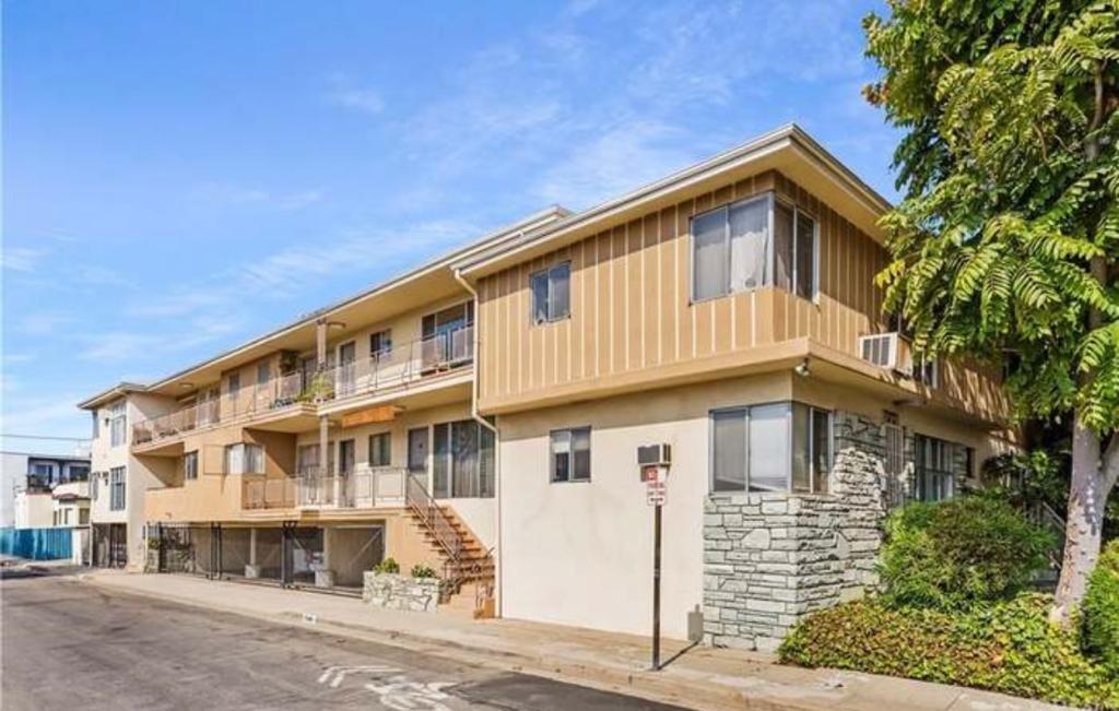 Foto principal - 7959 Romaine St