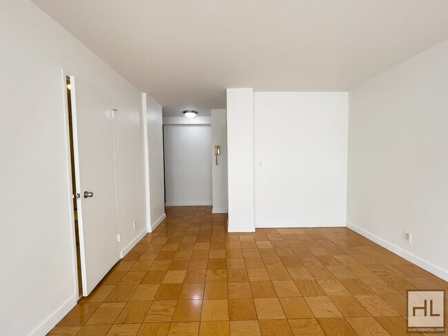 Foto del edificio - EAST 36 STREET