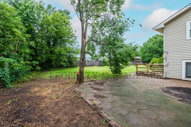 Building Photo - 2013 N Parkridge Ct