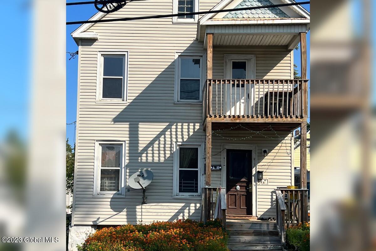 Primary Photo - 611 Seneca St