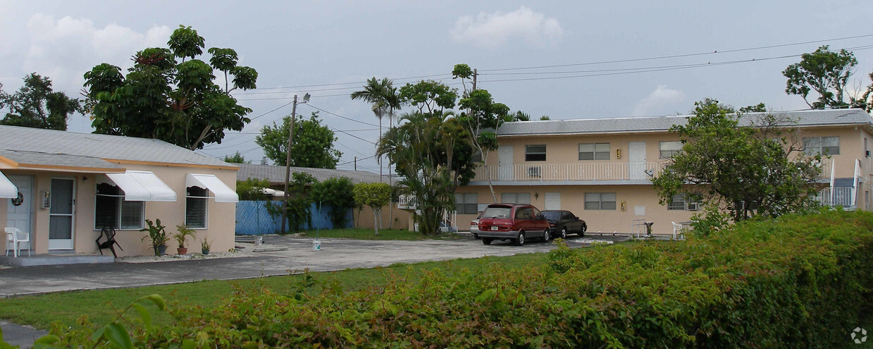 Building Photo - Lincoln Villa Apartments
