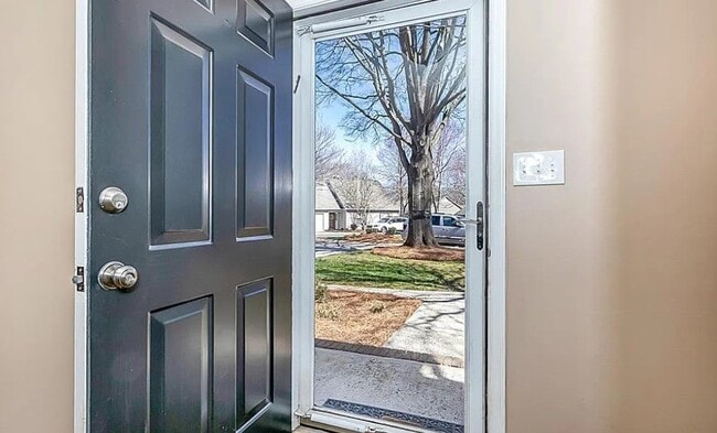 Foto del edificio - 3107 Selwyn Farms Ln