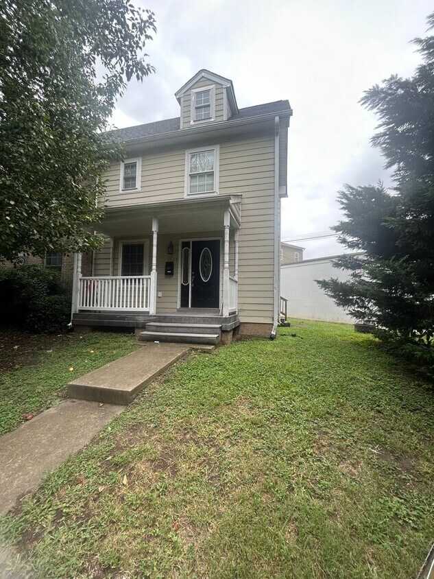 Primary Photo - Roomy 3 Bedroom | 2.5 Bath Near VCU