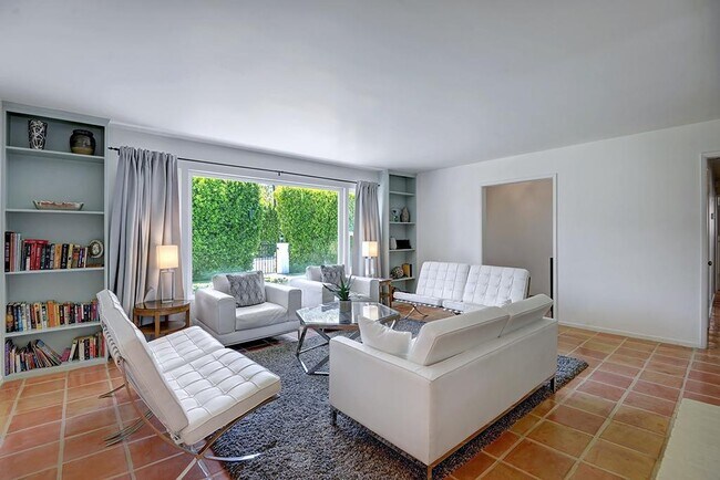 Foto del edificio - 1260 E San Jacinto Way