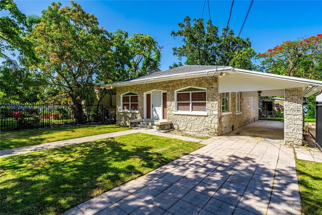 Foto del edificio - 339 SW 18th Terrace