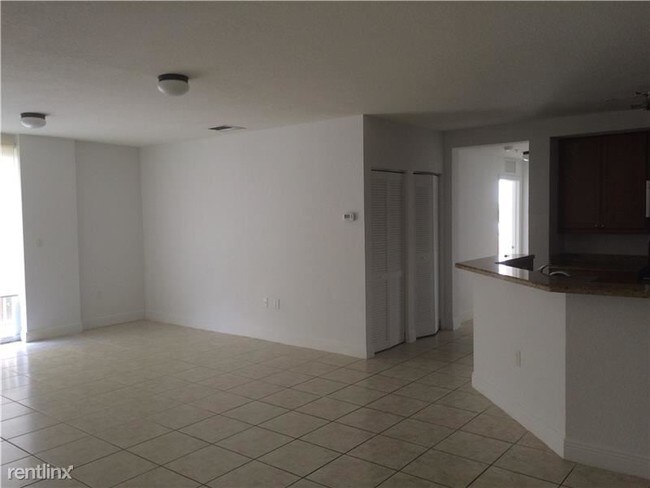 Foto del edificio - 2 br, 2.5 bath  - 107 Mendoza Ave