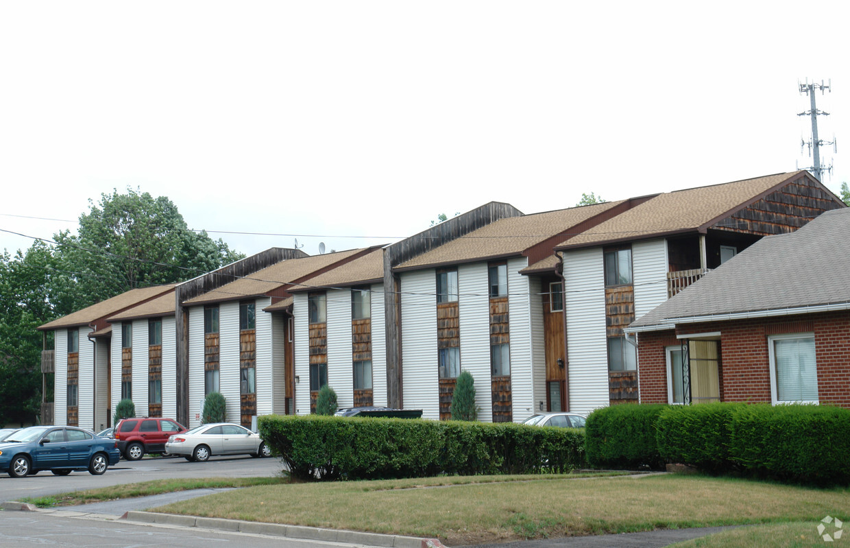 Primary Photo - Ivy Terrace Apartments