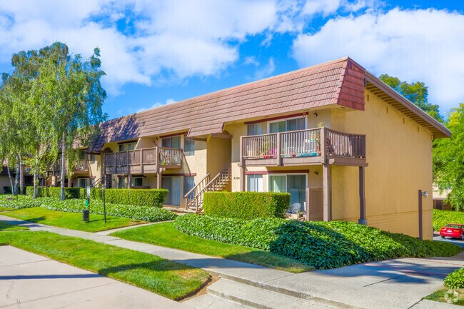 Building Photo - Valley West Apartments