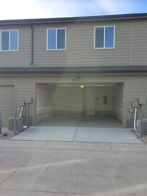 2-car garage - 2794 Barnstormer St