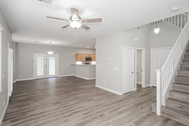 Building Photo - 10611 Allegrini Dr
