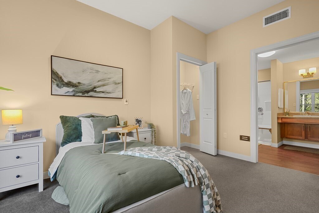 675 S Main St Unit Studio(H), Sharon, MA 02067 Room for Rent in