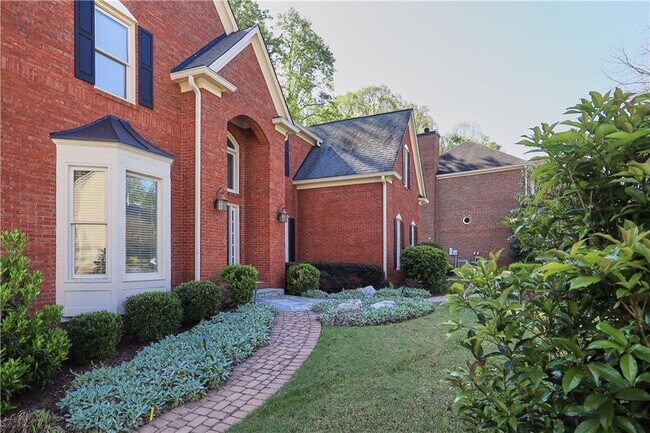 Building Photo - 2740 Stonehill Way