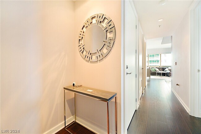 Building Photo - 4471 Dean Martin Dr