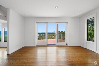 Building Photo - 19 Venado Dr