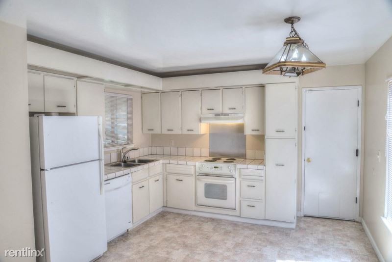 Building Photo - 3 br, 2 bath House - 5989 Blossom Ave