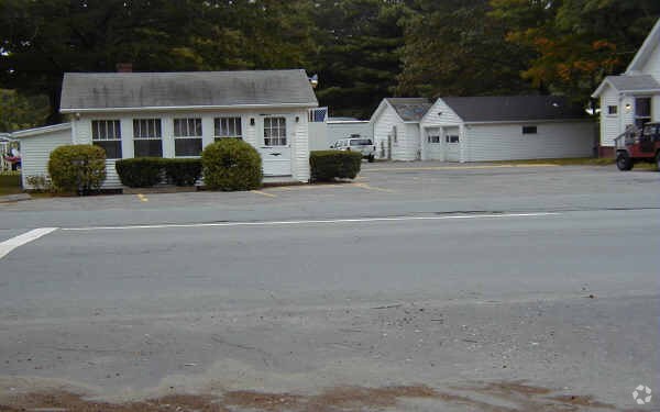Building Photo - Hillcrest Retirement Community