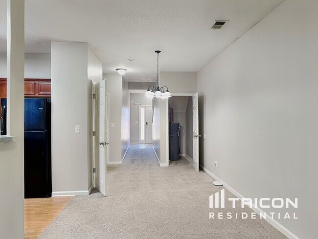 Foto del edificio - 312 Commons Dr