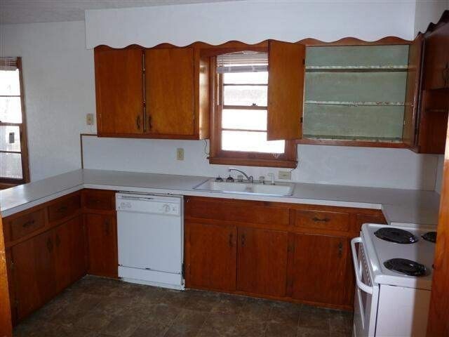 Building Photo - Cozy Family Home
