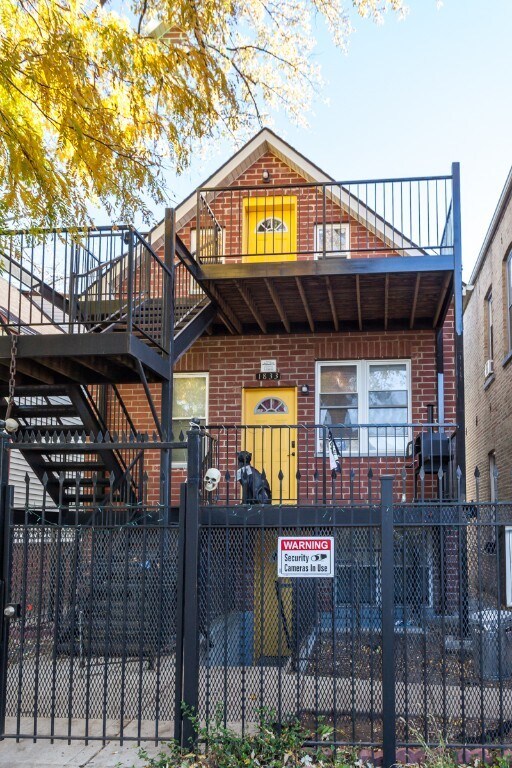 Foto del edificio - 1833 N Drake Ave