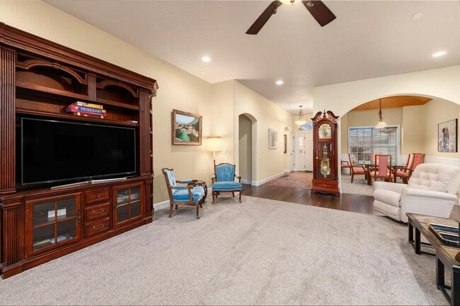 Foto del edificio - 3068 E Shadoweagle Dr