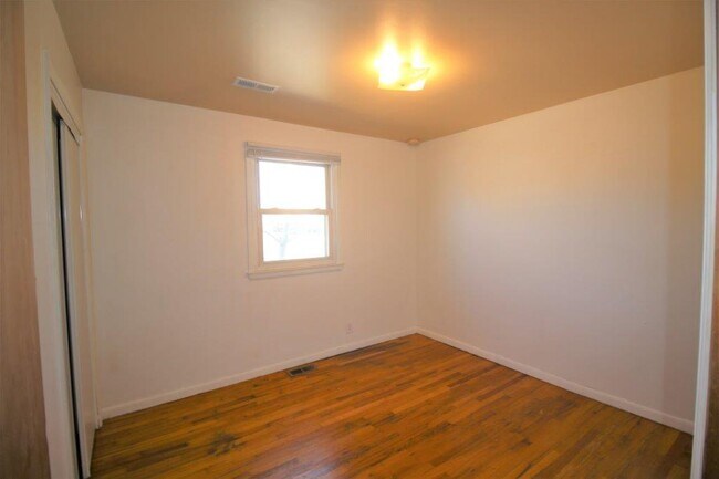 Foto del edificio - 9280 Travis St