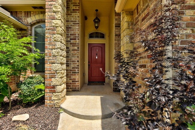 Photo - 301 SW 170th St House