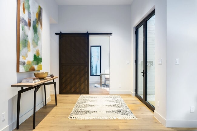 Photo - 5023 Lilac Ln House